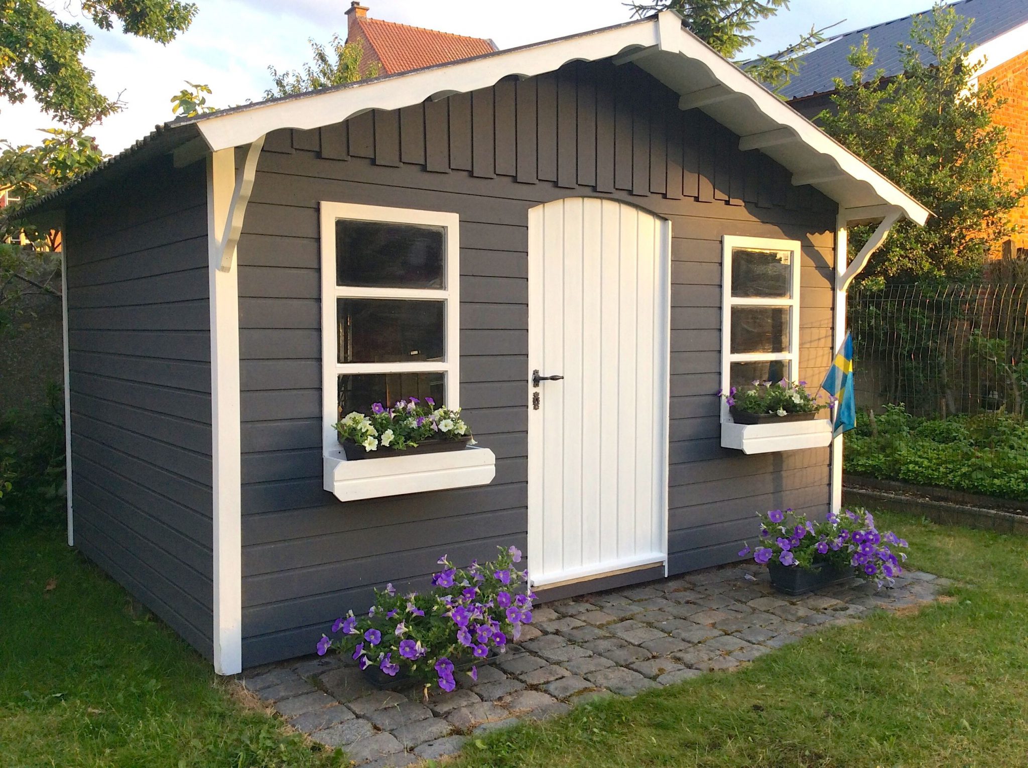 tuinhuis verven of beitsen tuinhuisje schilderen stukje zweden in mijn tuin tuinhuis verven of beitsen tuinhuisje schilderen stukje zweden in mijn tuin