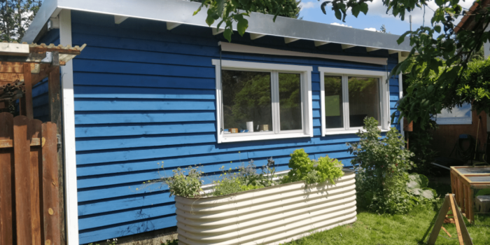 tuinhuis blauw verven