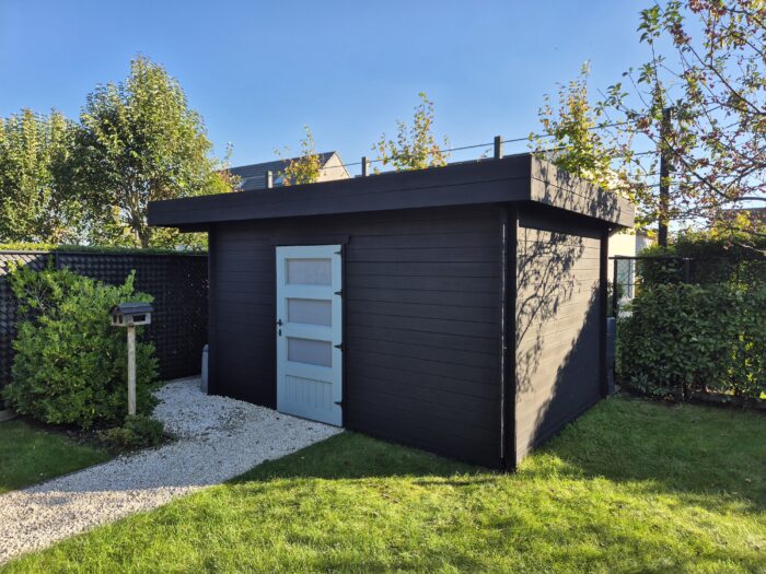 tuinhuis zwart verven